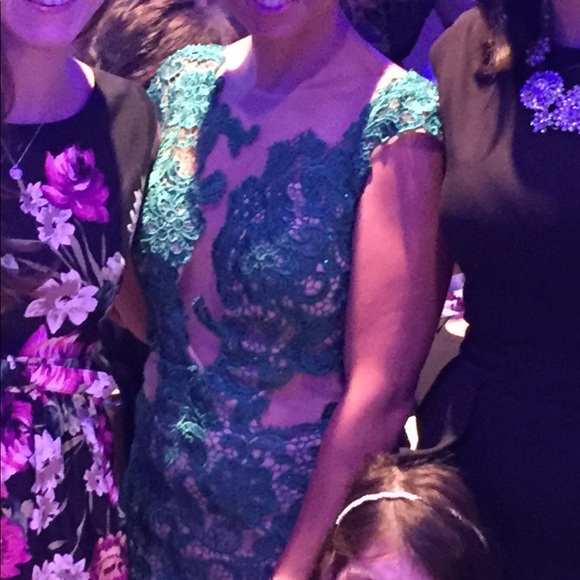 MacDuggal Evening Dress Size 4 - Picture 11 of 14